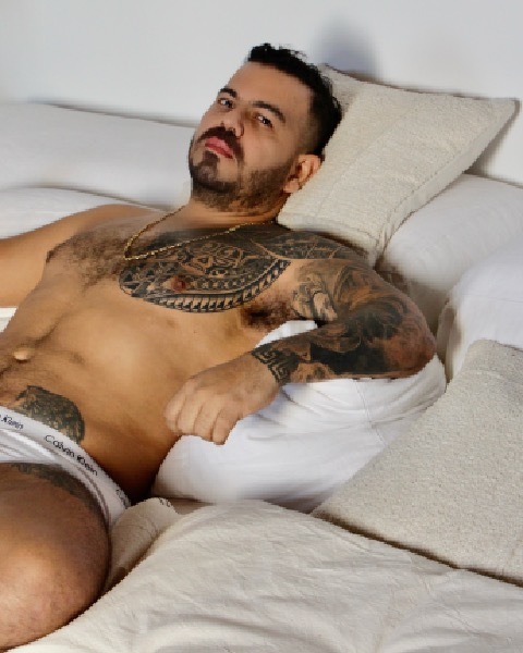 Tony Stark Latino - Gay Escort | Chapero Madrid | Sexchapero.com